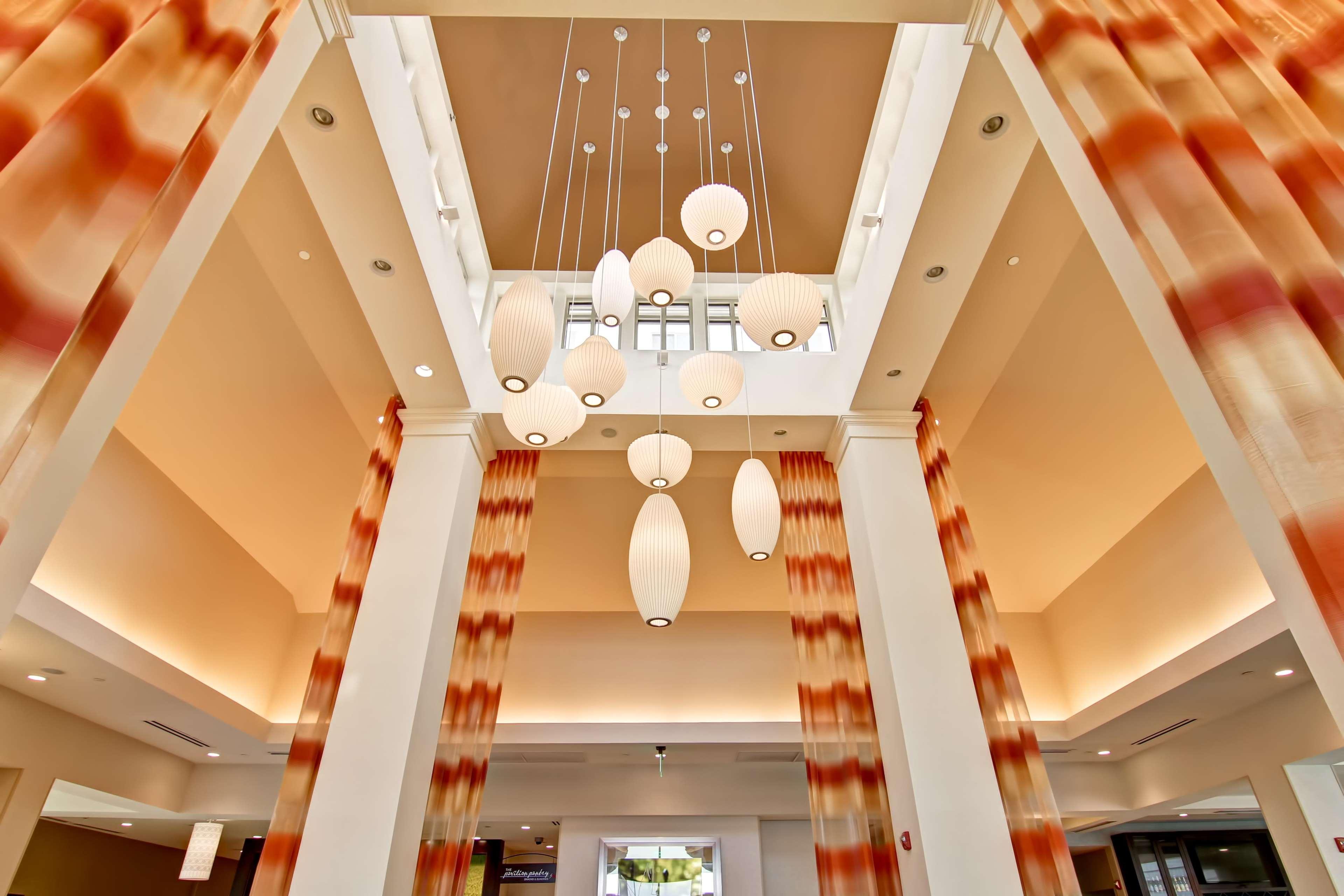 Hilton Garden Inn Woodbridge Exterior photo